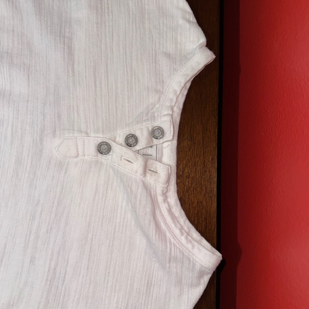 BKE button up, size small. styles very well.